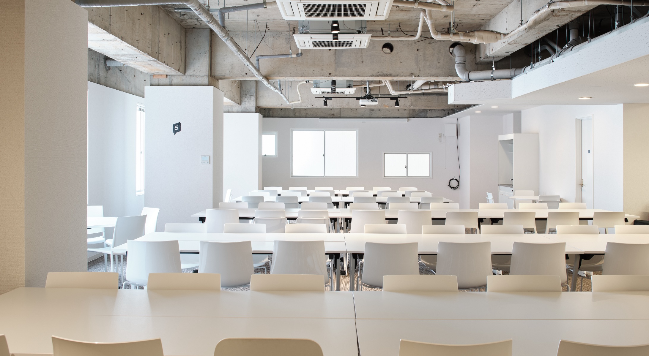 公式予約】SPOT表参道青山骨董通り入口GRANDE｜1日オフィス・貸し会議室